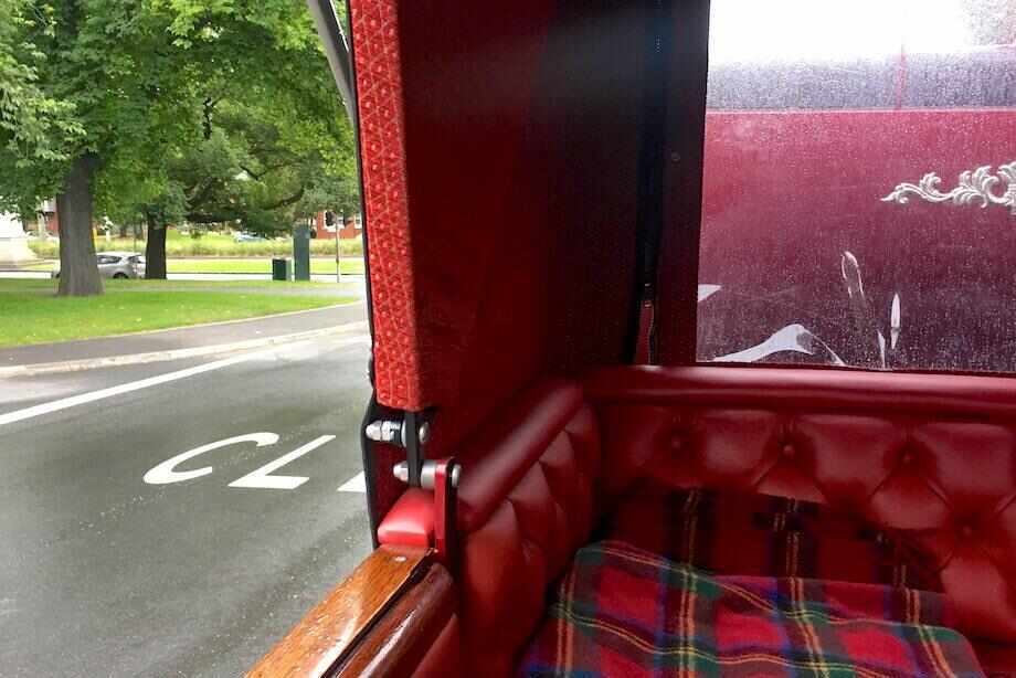 Melbourne Horse Drawn Carriage Tour
