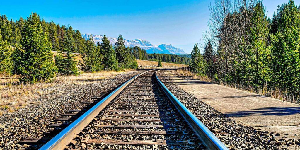 Rocky Mountaineer Gold Leaf Service